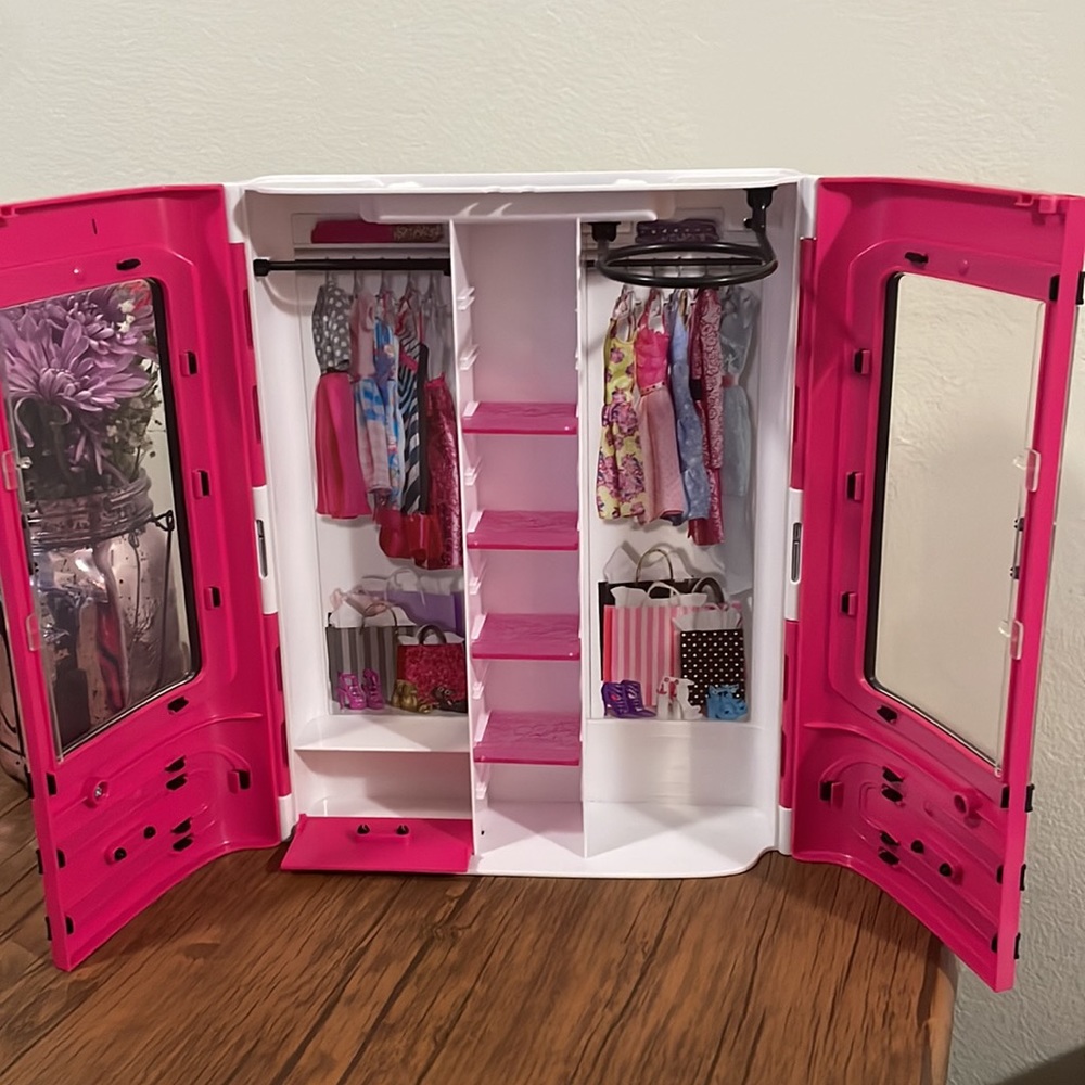 2015 barbie closet - Picture 3 of 6